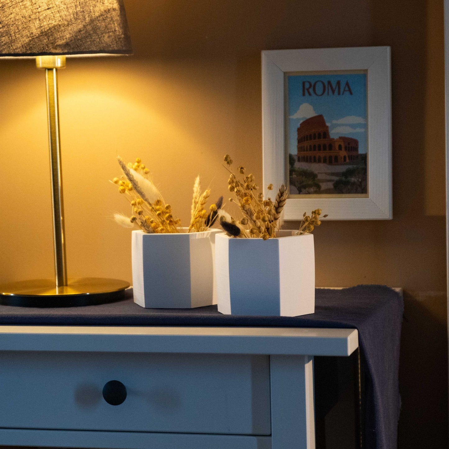 WHITE CONCRETE HONEYCOMB POT