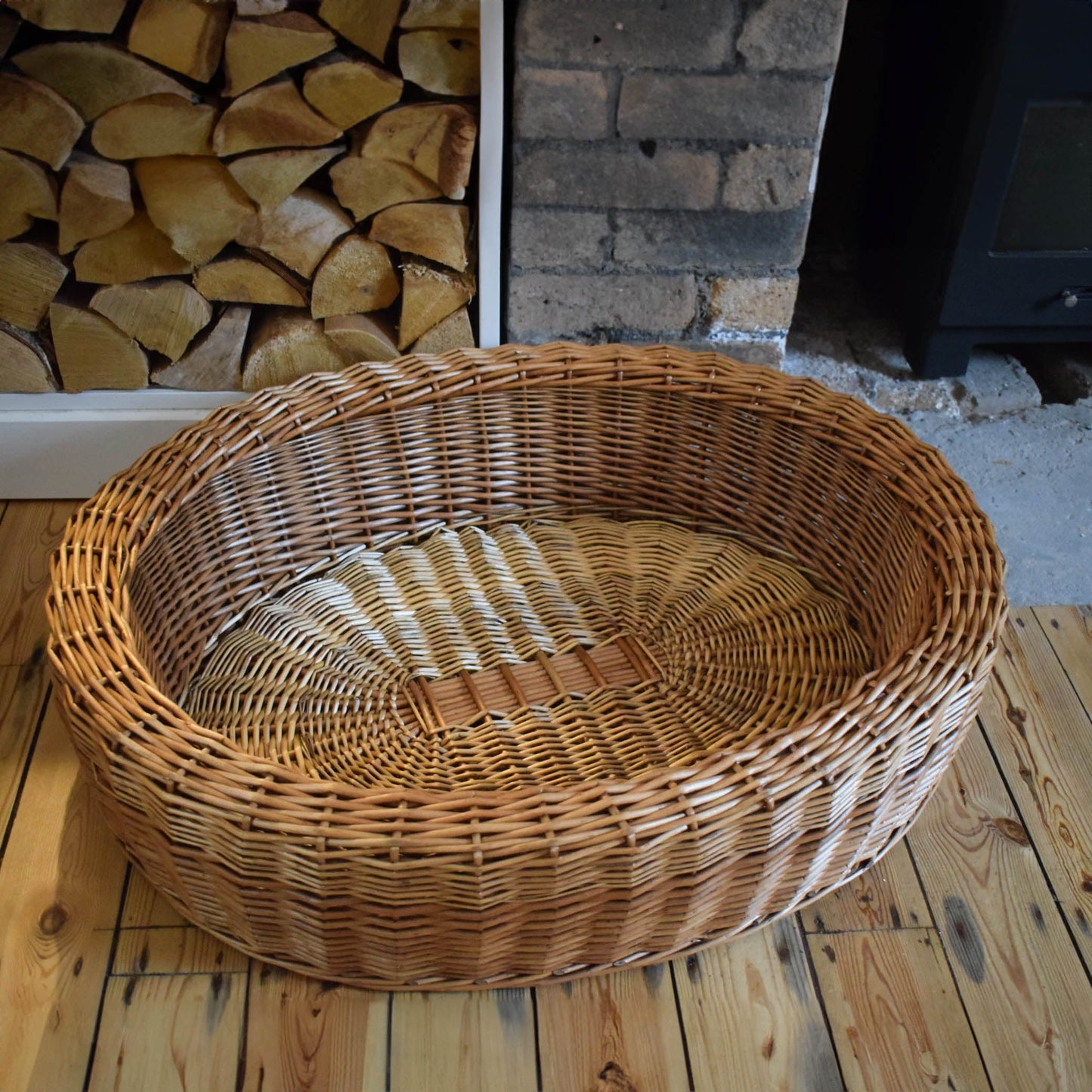 Best In Show - Darcy Wicker Pet Bed (Small)