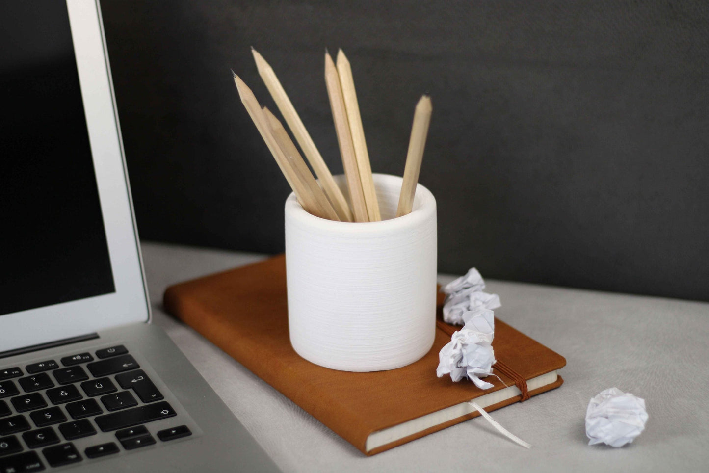 WHITE CONCRETE PEN-PENCIL HOLDER